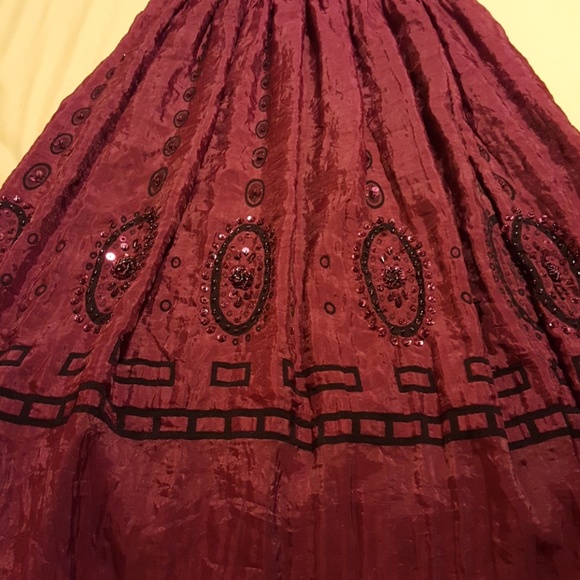 Skirt with beads and sequins - Picture 2 of 2